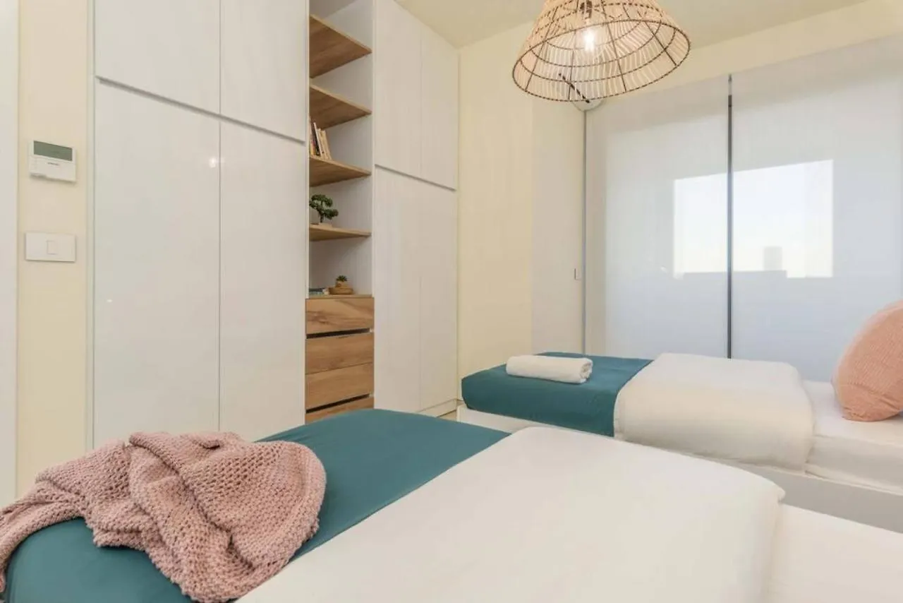 Gitta 2 Bedroom Apt In Tower Forty Four Beirut