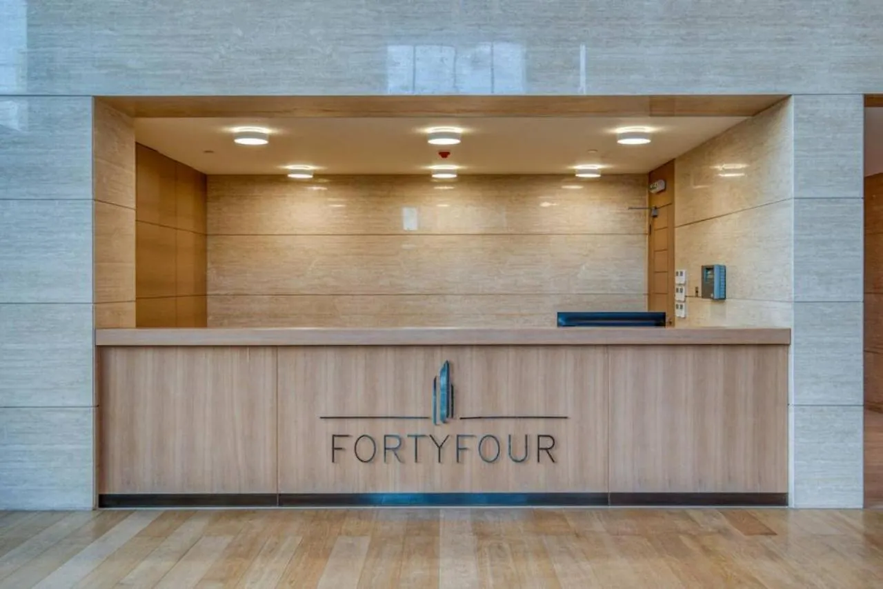 Gitta 2 Bedroom Apt In Tower Forty Four Beirut 0*,