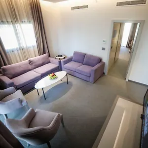 4* Отель Rawsheh 51